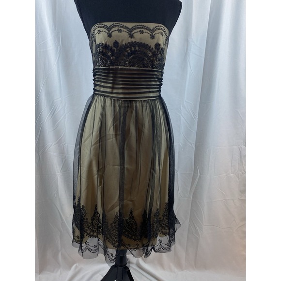 David's Bridal‎ Strapless Tulle Dress With Cavier Beading Women's Size 4 - Picture 1 of 11
